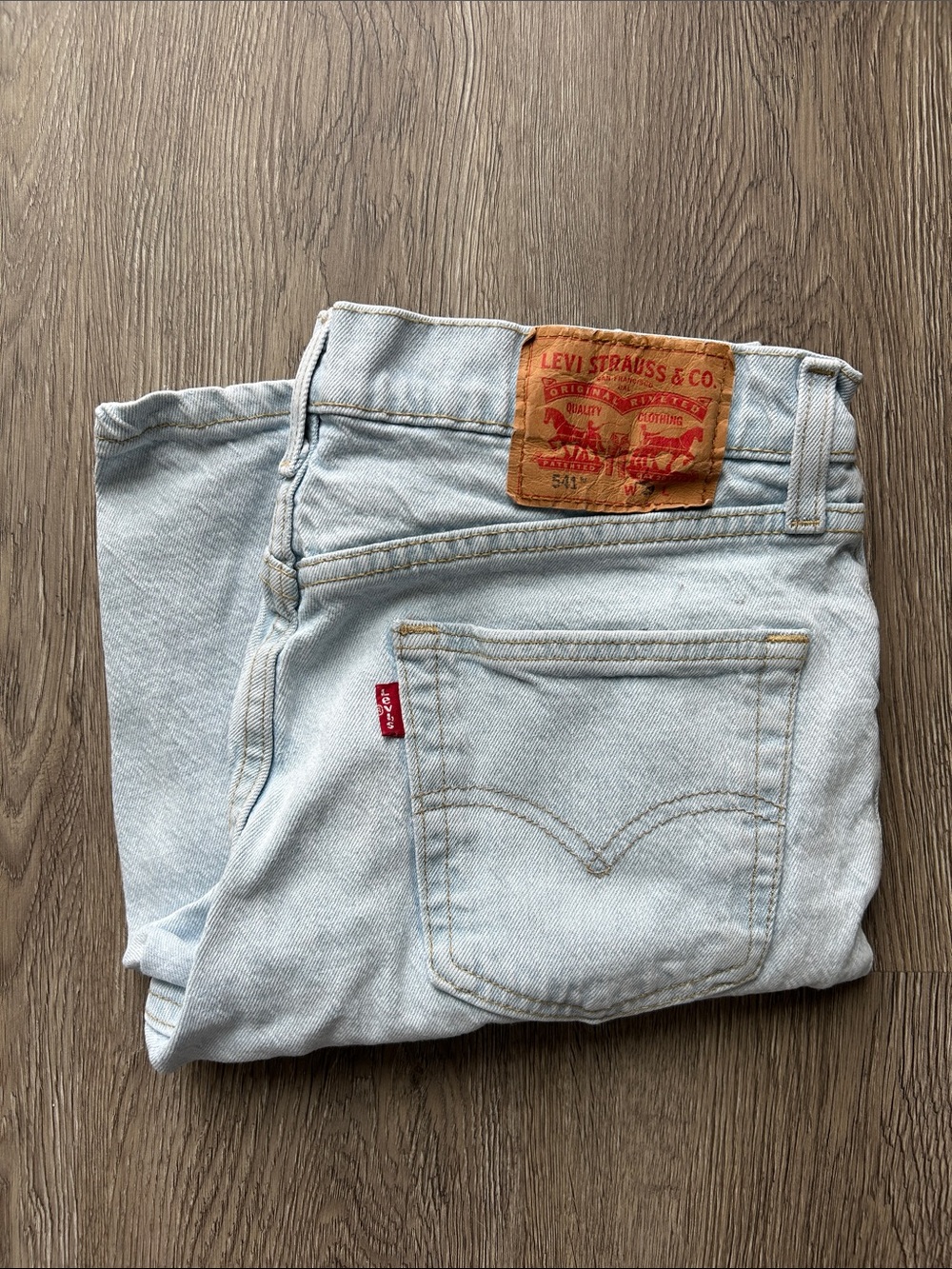 levi’s 541 jean shorts, men’s size 29 !!